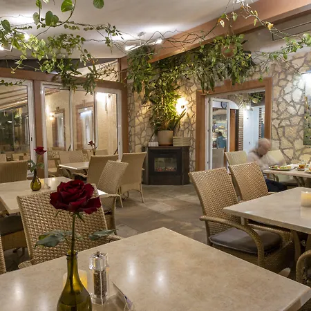 Restaurant Meteora Hotel 3*